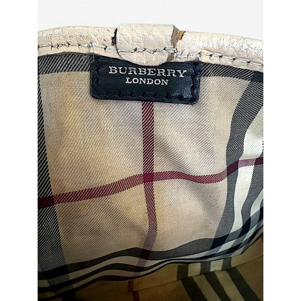 Vintage Burberry London Beige Pebbled Leather Stirrup Buckle Shoulder Bag Y2K - Picture 5 of 12